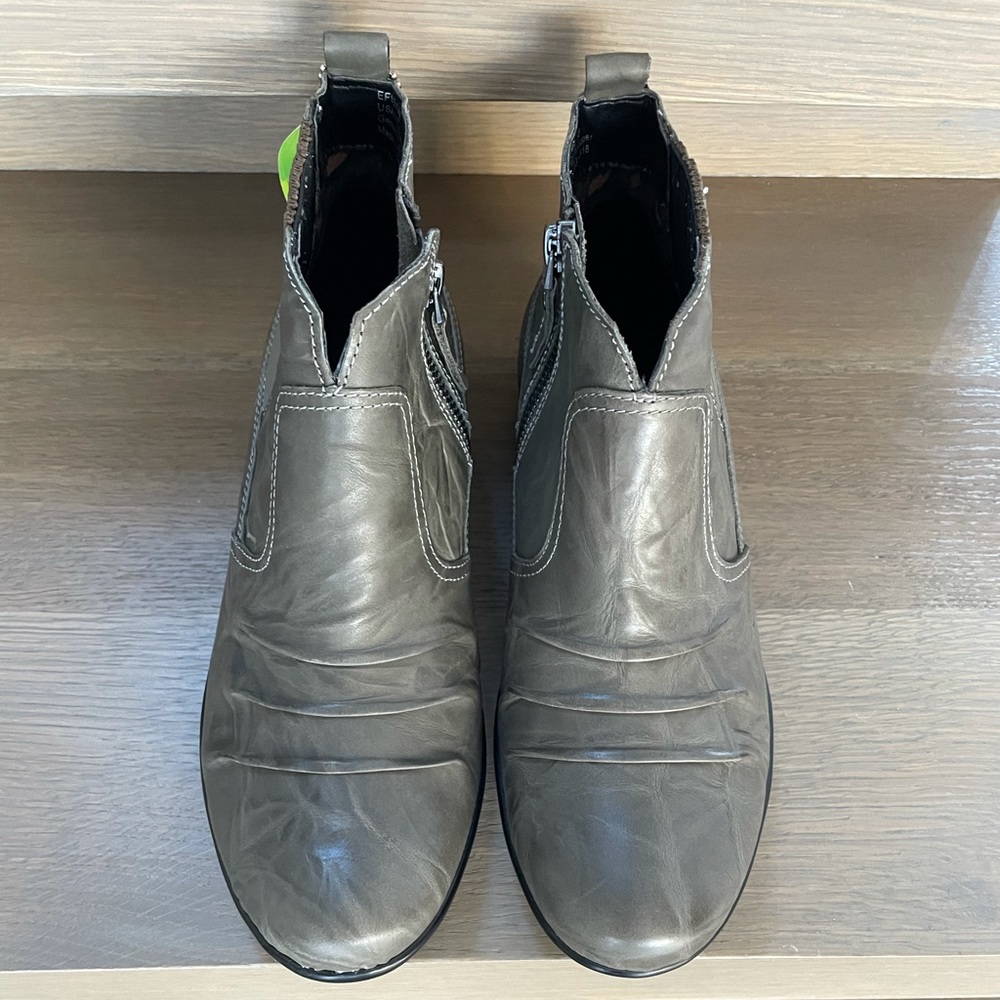 Aetrex Kailey Ankle Bootie in Gray/Graphite MEDIUM Width *Brand New In Box*